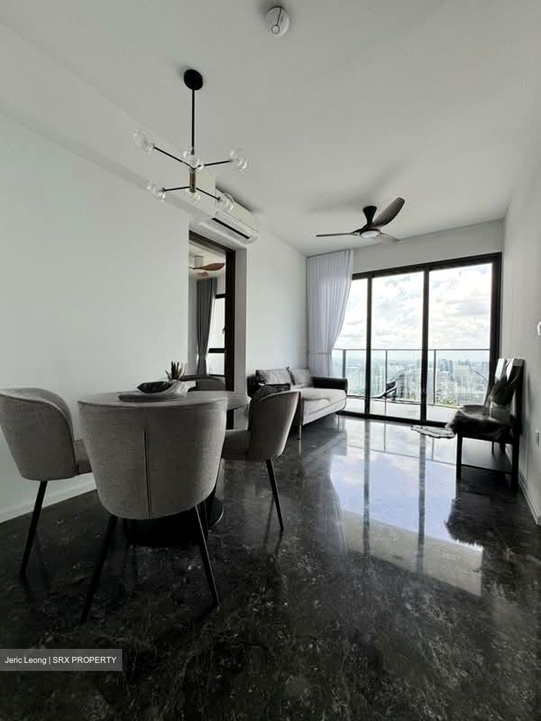 Avenue South Residence (D3), Apartment #577150451